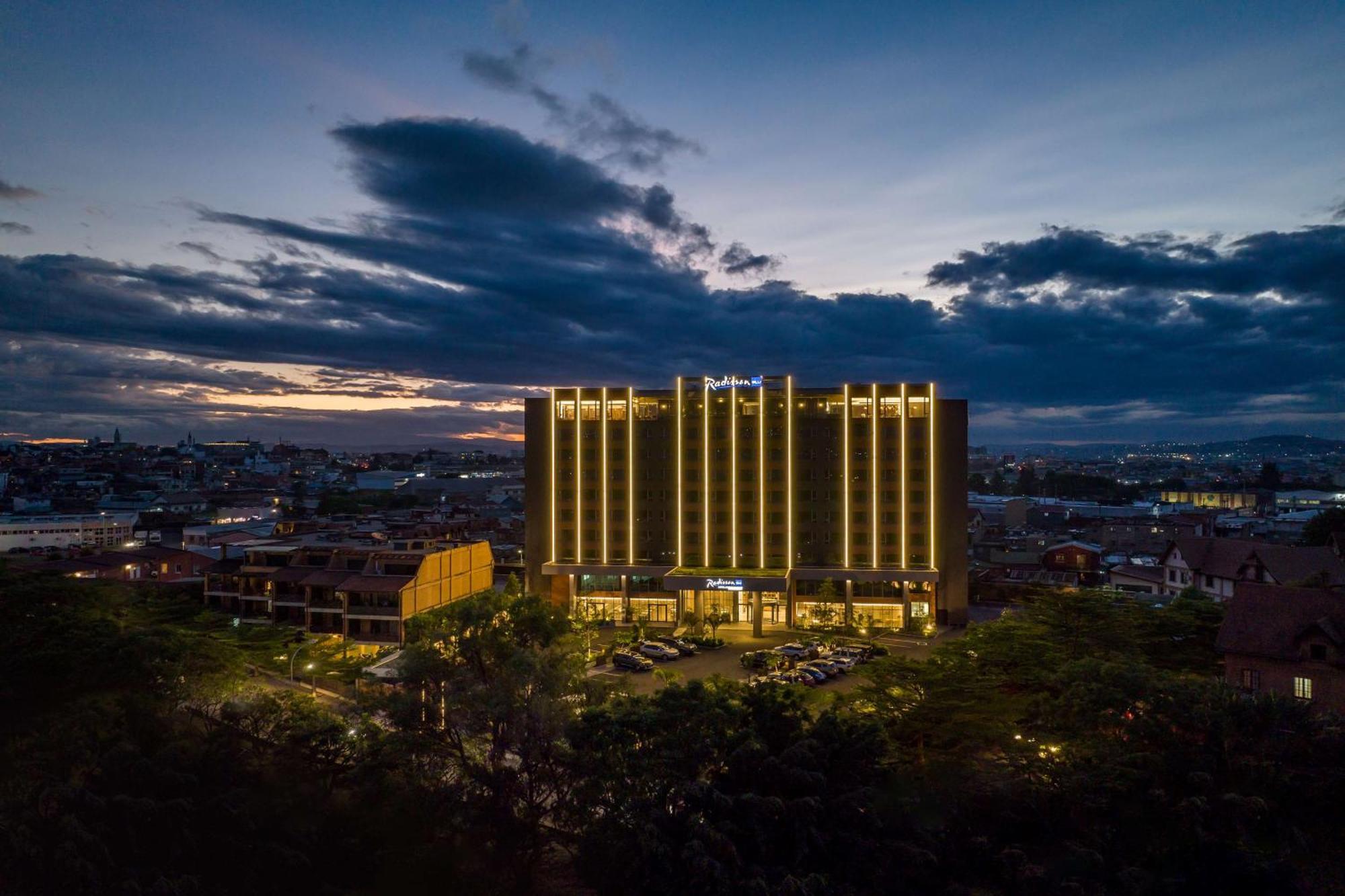 Radisson Blu Hotel Antananarivo Waterfront Exterior photo