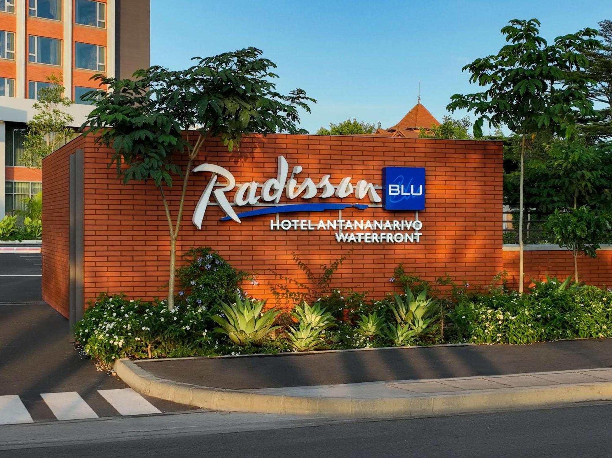 Radisson Blu Hotel Antananarivo Waterfront Exterior photo