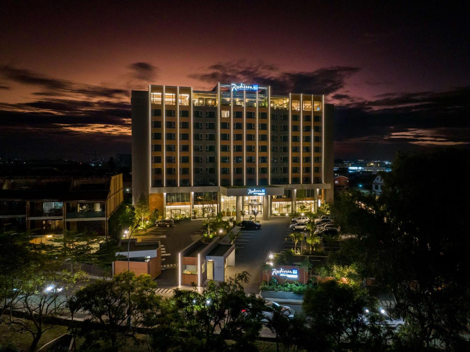 Radisson Blu Hotel Antananarivo Waterfront Exterior photo